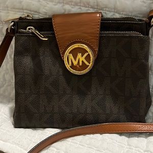 Michel Kors crossbody